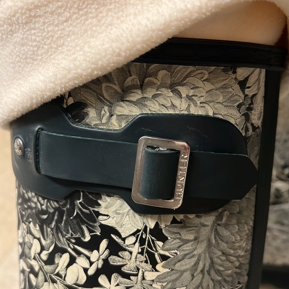 Hunter Boots with white bootie inserts. - Picture 3 of 3